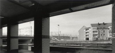 108514 Gezicht op de Daalsetunnel te Utrecht, vanaf het Daalseplein, met rechts op de achtergrond de huizen aan de ...